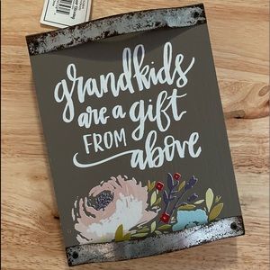 Brownlow “grandkids are a gift from heaven” decor sign